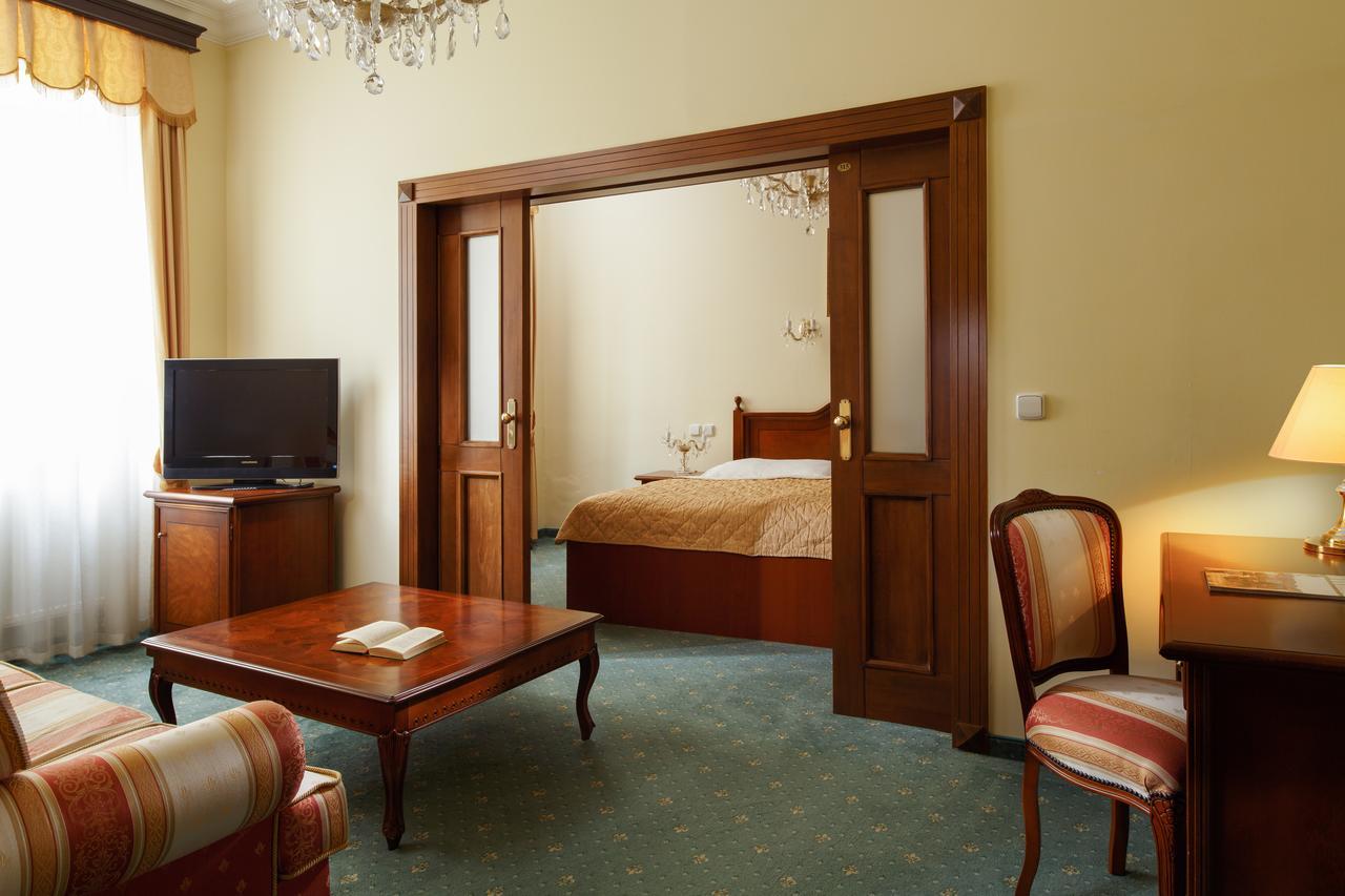 Lazensky Hotel Moskevsky Dvur Karlovy Vary Ngoại thất bức ảnh