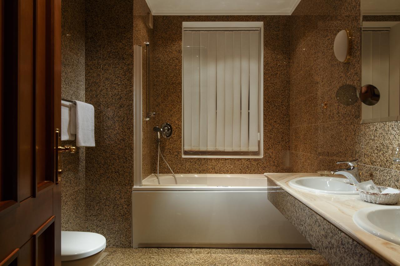 Lazensky Hotel Moskevsky Dvur Karlovy Vary Ngoại thất bức ảnh