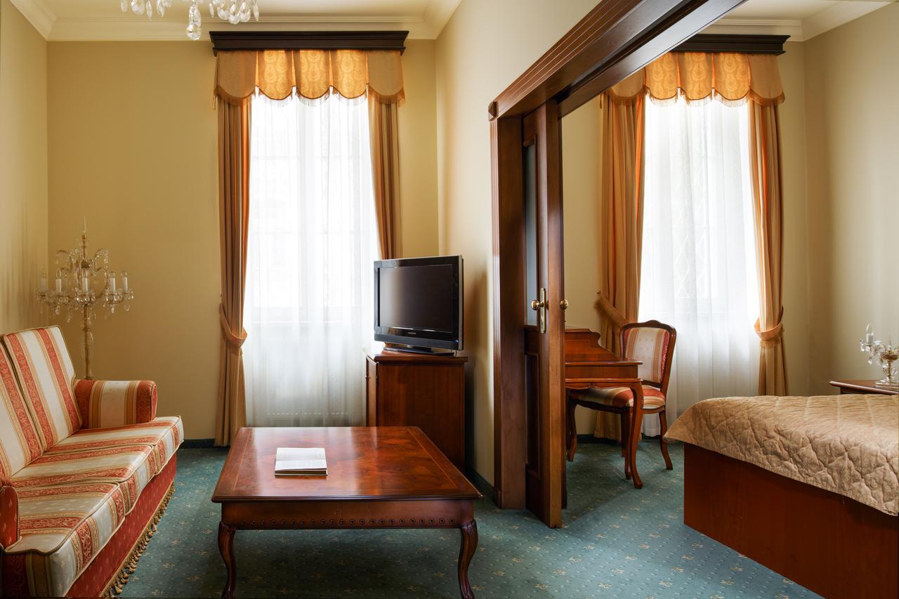 Lazensky Hotel Moskevsky Dvur Karlovy Vary Ngoại thất bức ảnh