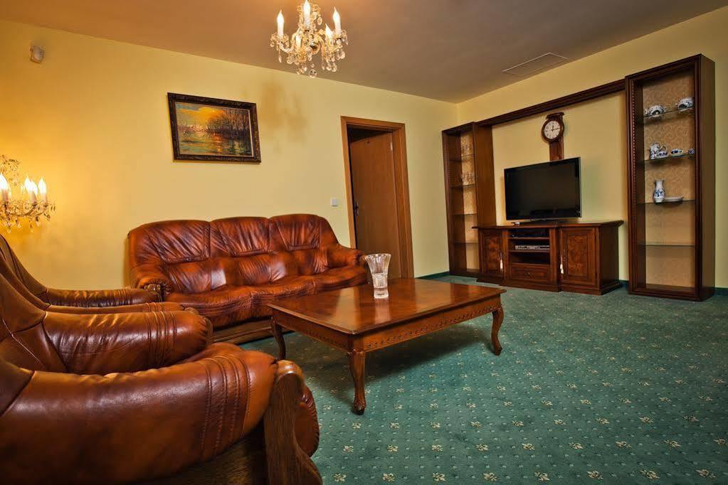 Lazensky Hotel Moskevsky Dvur Karlovy Vary Ngoại thất bức ảnh